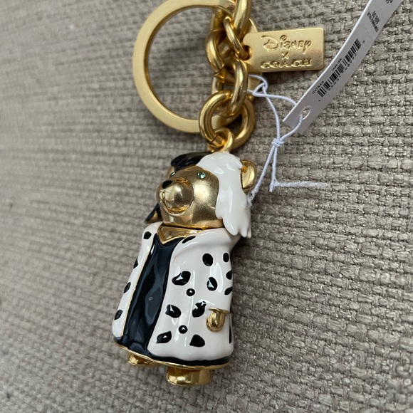 Disney X Coach Cruella Bear Bag Charm new - Picture 4 of 14